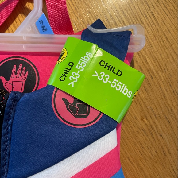 new life jacket size 33-55 lbs - Picture 2 of 3